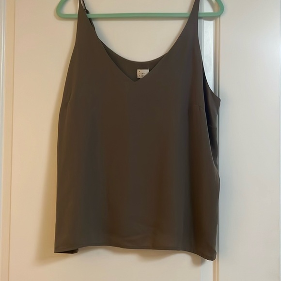 NWT a new day tank - Picture 1 of 3